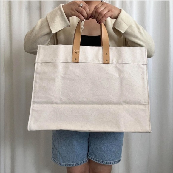 Handcrafted CB Station Cream monogram embroidered canvas tote bag. - Picture 5 of 8